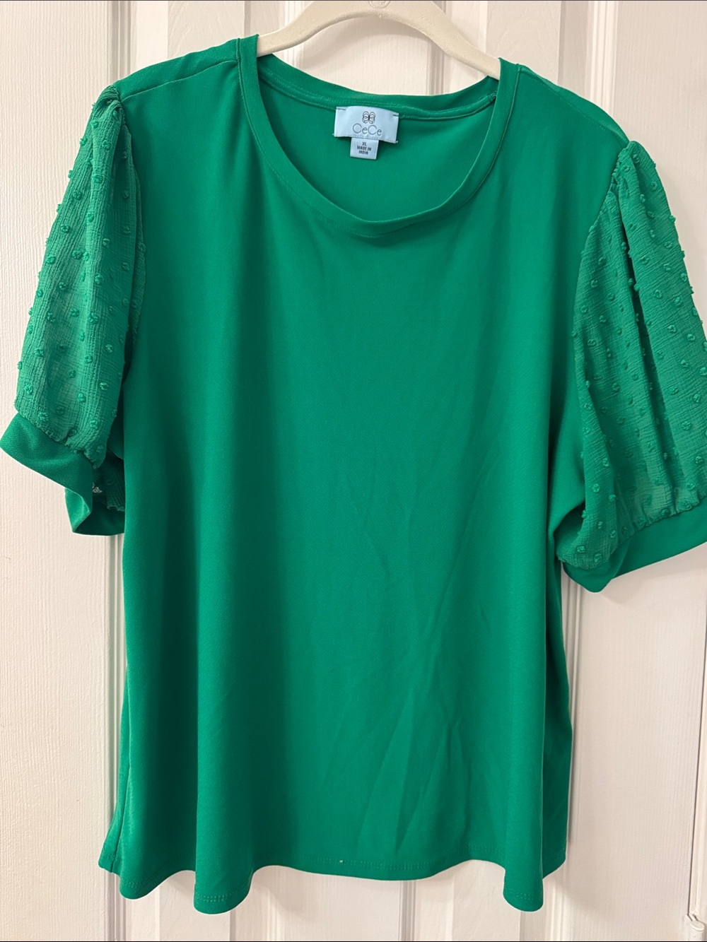 CeCe Kelly Green Textured Puff-Sleeve Tee